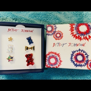 Betsey Johnson Six‎ Earring Set